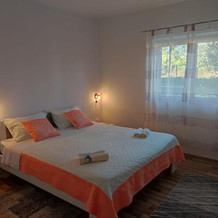 Apartment Mali Duje Puticanje Buitenkant foto