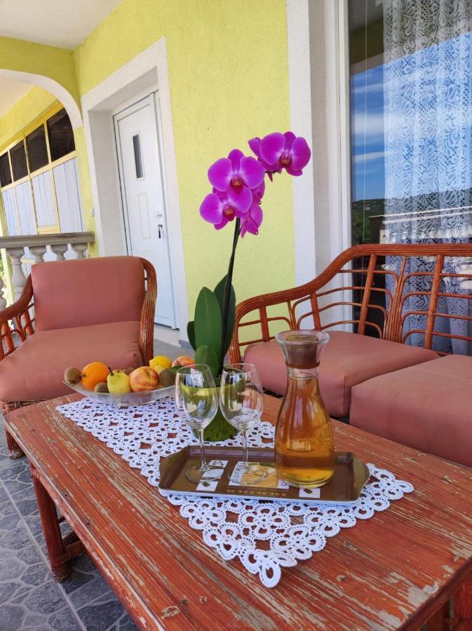 Apartment Mali Duje Puticanje Buitenkant foto