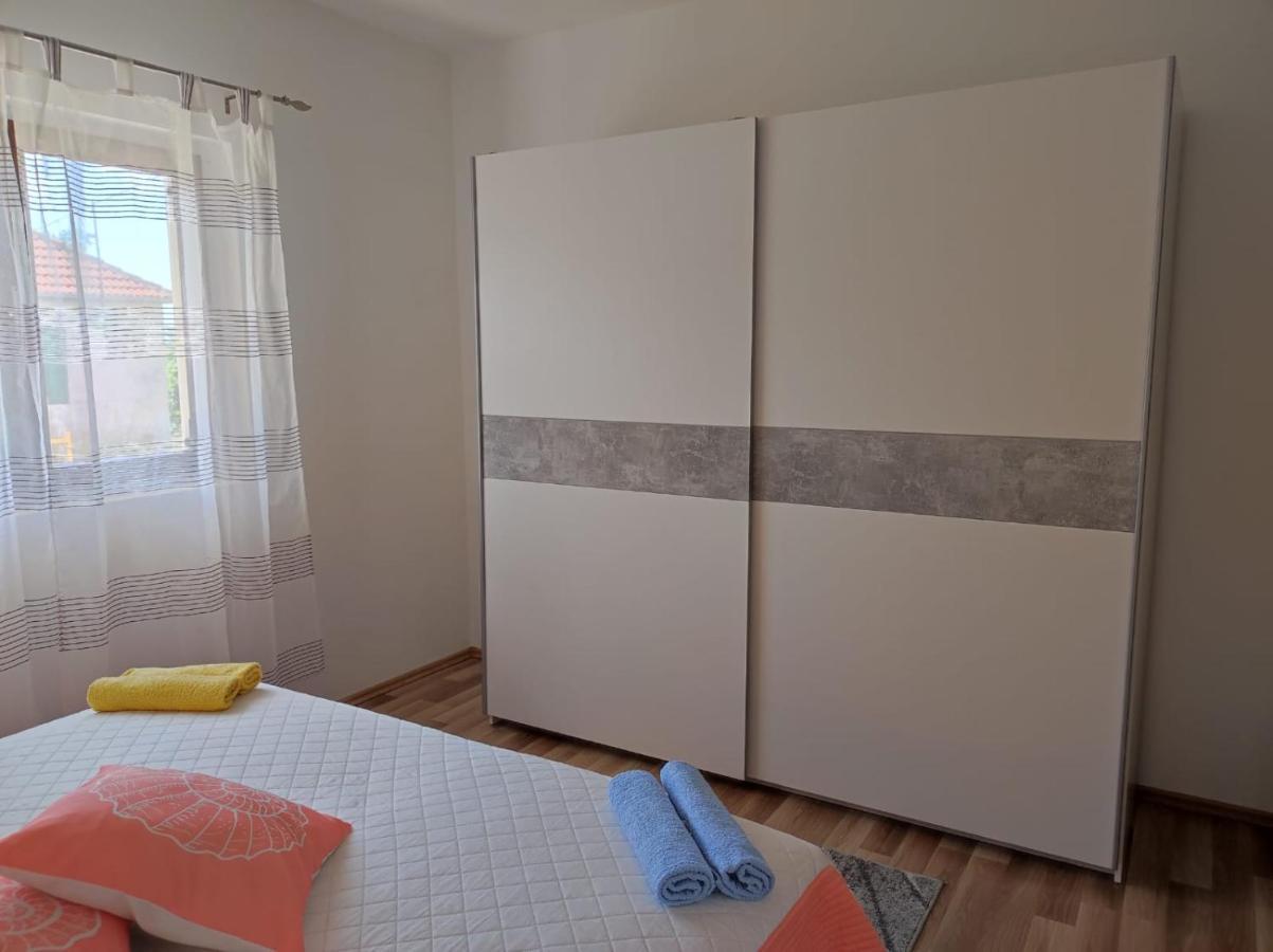 Apartment Mali Duje Puticanje Buitenkant foto
